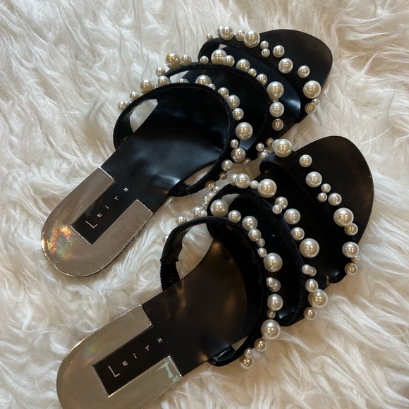 Leith Stunner Embellished Strappy Slide - Picture 2 of 4